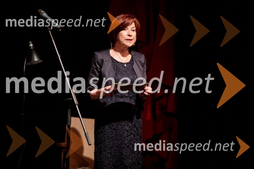 Monologi s kavča, premiera in odprtje razstave Dogodek je tu, dogodek imate v mestu!