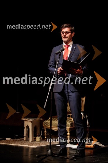  Matjaž Rakovec, župan Mestne občine KranjMonologi s kavča, premiera in odprtje razstave Dogodek je tu, dogodek imate v mestu!