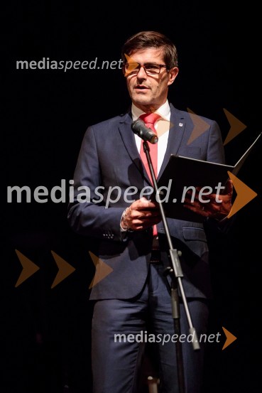  Matjaž Rakovec, župan Mestne občine KranjMonologi s kavča, premiera in odprtje razstave Dogodek je tu, dogodek imate v mestu!