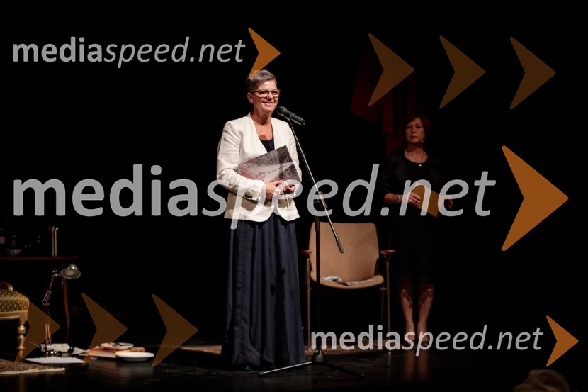  Mirjam Drnovšček, direktorica Prešernovega gledališča KranjMonologi s kavča, premiera in odprtje razstave Dogodek je tu, dogodek imate v mestu!