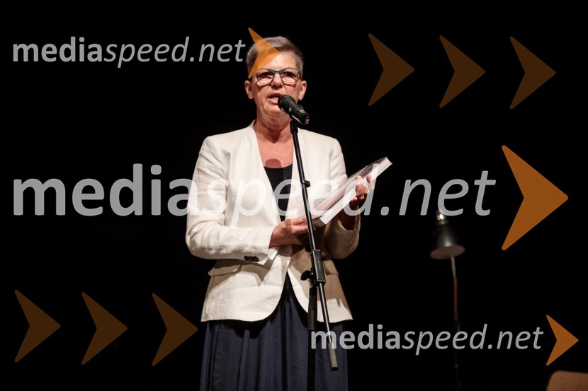  Mirjam Drnovšček, direktorica Prešernovega gledališča KranjMonologi s kavča, premiera in odprtje razstave Dogodek je tu, dogodek imate v mestu!