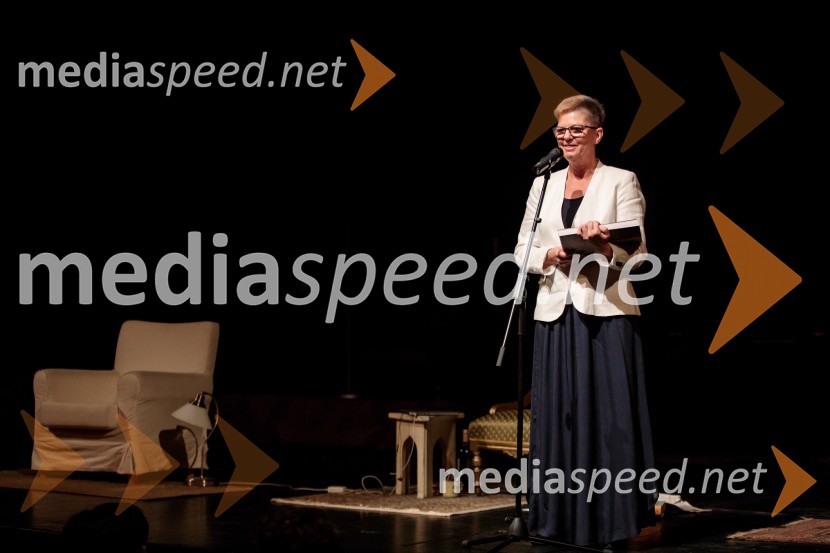  Mirjam Drnovšček, direktorica Prešernovega gledališča KranjMonologi s kavča, premiera in odprtje razstave Dogodek je tu, dogodek imate v mestu!