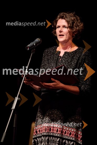 Monologi s kavča, premiera in odprtje razstave Dogodek je tu, dogodek imate v mestu!