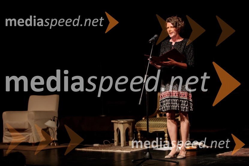 Monologi s kavča, premiera in odprtje razstave Dogodek je tu, dogodek imate v mestu!