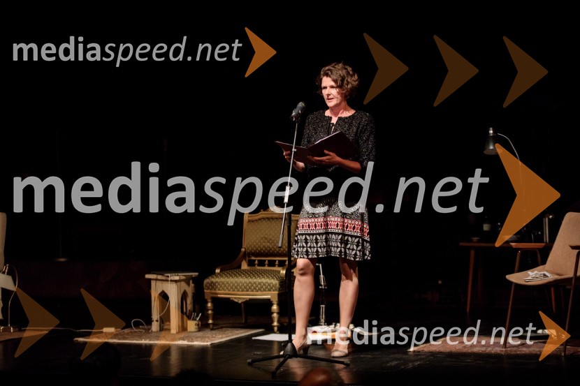 Monologi s kavča, premiera in odprtje razstave Dogodek je tu, dogodek imate v mestu!