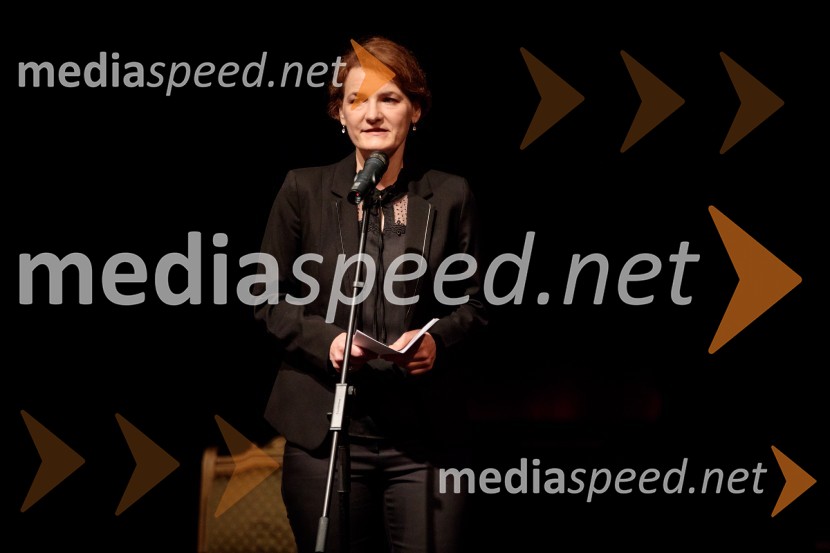 Monologi s kavča, premiera in odprtje razstave Dogodek je tu, dogodek imate v mestu!