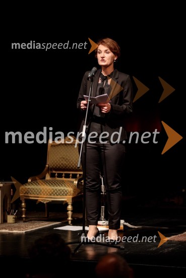 Monologi s kavča, premiera in odprtje razstave Dogodek je tu, dogodek imate v mestu!