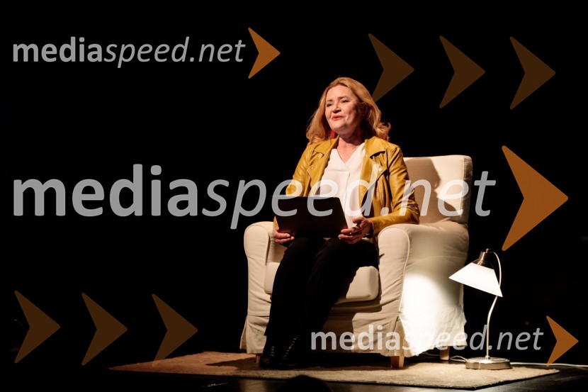  Vesna  Jevnikar, igralkaMonologi s kavča, premiera in odprtje razstave Dogodek je tu, dogodek imate v mestu!