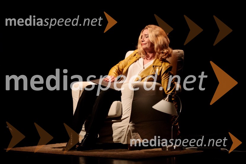  Vesna  Jevnikar, igralkaMonologi s kavča, premiera in odprtje razstave Dogodek je tu, dogodek imate v mestu!