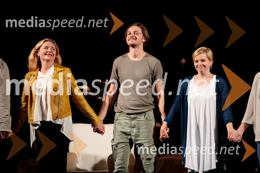  Vesna  Jevnikar, igralka;  Blaž Setnikar, igralec;  Vesna  Slapar, igralkaMonologi s kavča, premiera in odprtje razstave Dogodek je tu, dogodek imate v mestu!