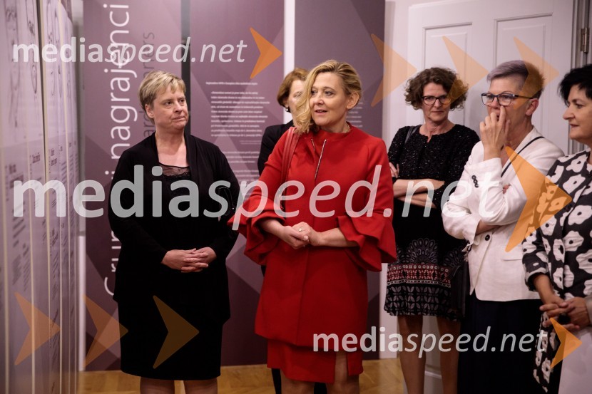  ... ;  Ignacija  Fridl Jarc, državna sekretarka na Ministrstvu za kulturo RSMonologi s kavča, premiera in odprtje razstave Dogodek je tu, dogodek imate v mestu!