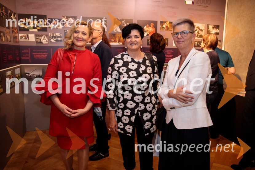  Ignacija  Fridl Jarc, državna sekretarka na Ministrstvu za kulturo RS;  ... ;  Mirjam Drnovšček, direktorica Prešernovega gledališča KranjMonologi s kavča, premiera in odprtje razstave Dogodek je tu, dogodek imate v mestu!