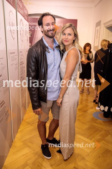  Miha Rodman, igralec;  Paola Čermelj, italijanistka in umetnostna zgodovinarkaMonologi s kavča, premiera in odprtje razstave Dogodek je tu, dogodek imate v mestu!