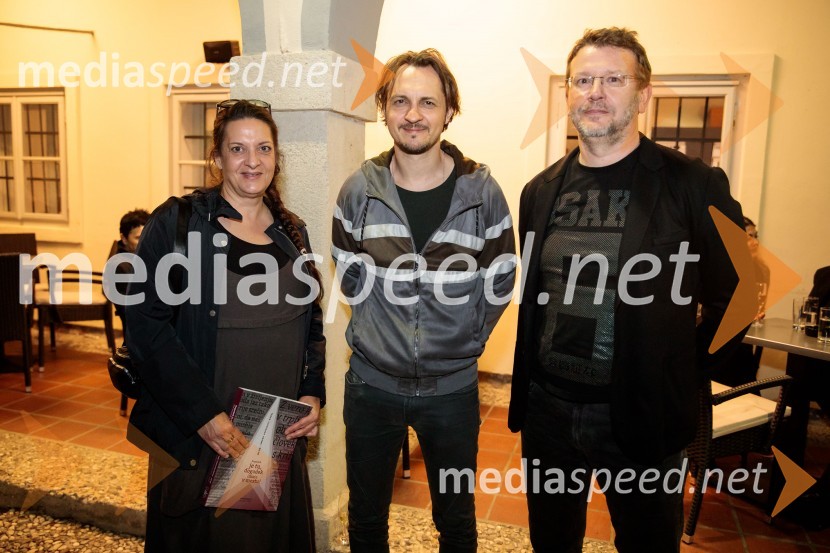  ... ;  Blaž Setnikar, igralec;  ... Monologi s kavča, premiera in odprtje razstave Dogodek je tu, dogodek imate v mestu!