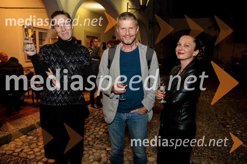  ... ;  Borut  Veselko, igralec;  ... Monologi s kavča, premiera in odprtje razstave Dogodek je tu, dogodek imate v mestu!