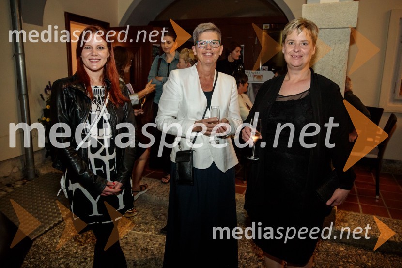  ... ;  Mirjam Drnovšček, direktorica Prešernovega gledališča Kranj;  ... Monologi s kavča, premiera in odprtje razstave Dogodek je tu, dogodek imate v mestu!