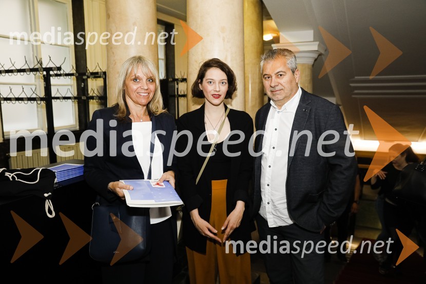  ... ;  Katja  Blazinšek, soavtorica teksta in dramaturginjaPaloma, premiera predstave v SMG Ljubljana