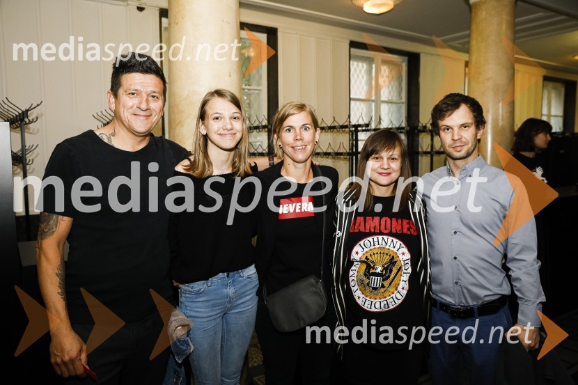  Sebastjan Starič, koreograf;  ... ;  ... ;  Brina Klampfer Merčnik, komparativistka in dramaturginja;  ... Paloma, premiera predstave v SMG Ljubljana