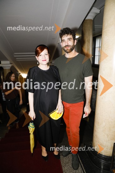  Asta Vrečko, kritičarka, recenzentka, kuratorka in pedagoginja;  ... Paloma, premiera predstave v SMG Ljubljana