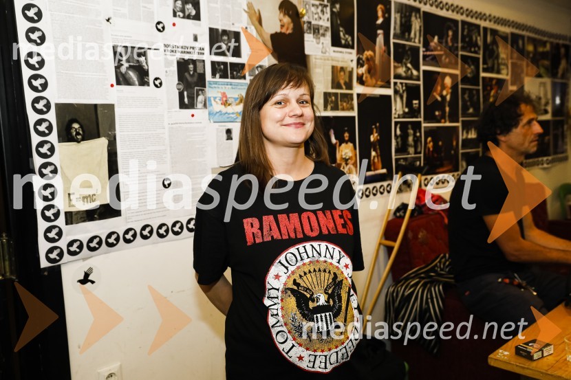  Brina Klampfer Merčnik, komparativistka in dramaturginjaPaloma, premiera predstave v SMG Ljubljana