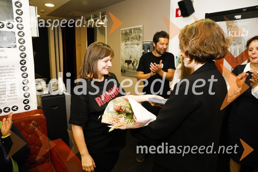  Brina Klampfer Merčnik, komparativistka in dramaturginjaPaloma, premiera predstave v SMG Ljubljana