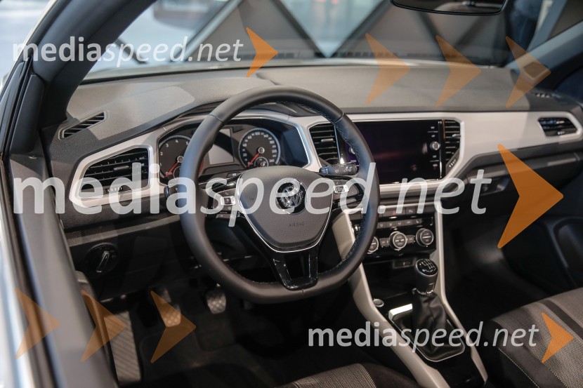 Otvoritev prvega centra mobilnosti Volkswagen in predstavitev novega VW T-Roc Cabrioleta