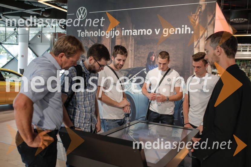 Otvoritev prvega centra mobilnosti Volkswagen in predstavitev novega VW T-Roc Cabrioleta