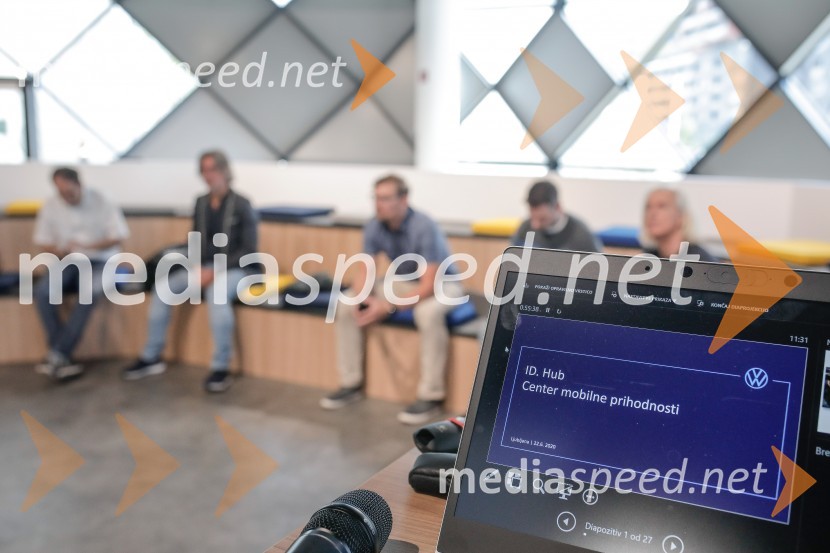 Otvoritev prvega centra mobilnosti Volkswagen in predstavitev novega VW T-Roc Cabrioleta