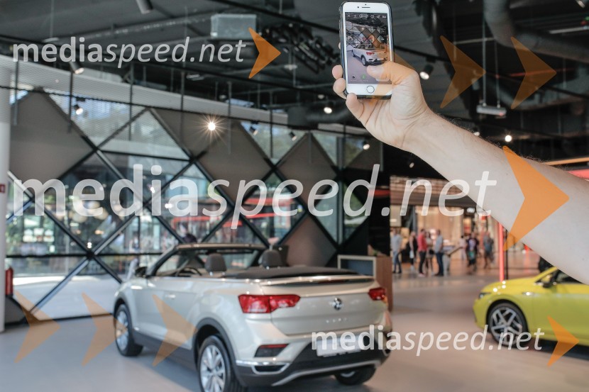 Otvoritev prvega centra mobilnosti Volkswagen in predstavitev novega VW T-Roc Cabrioleta