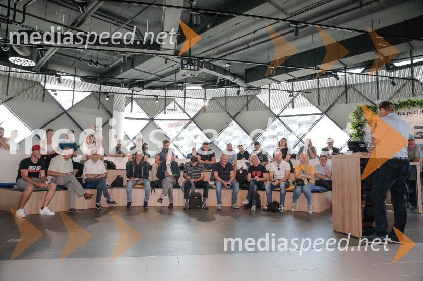 Otvoritev prvega centra mobilnosti Volkswagen in predstavitev novega VW T-Roc Cabrioleta