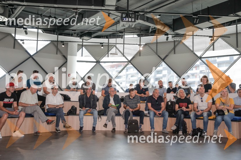 Otvoritev prvega centra mobilnosti Volkswagen in predstavitev novega VW T-Roc Cabrioleta