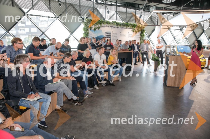 Otvoritev prvega centra mobilnosti Volkswagen in predstavitev novega VW T-Roc Cabrioleta