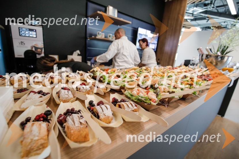 Otvoritev prvega centra mobilnosti Volkswagen in predstavitev novega VW T-Roc Cabrioleta