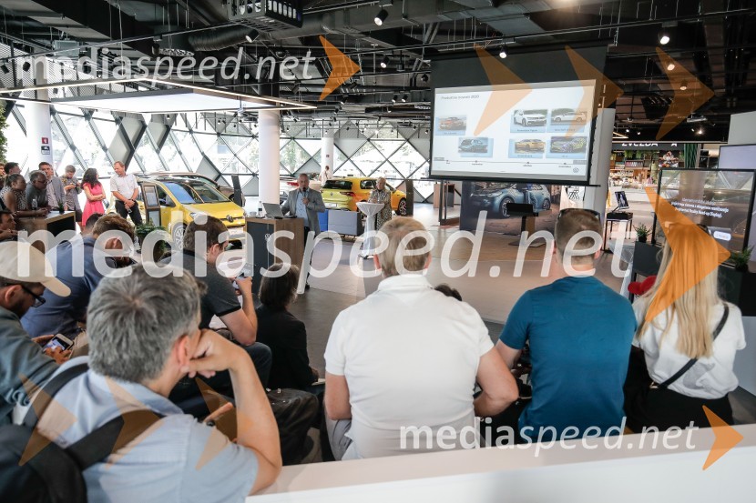 Otvoritev prvega centra mobilnosti Volkswagen in predstavitev novega VW T-Roc Cabrioleta