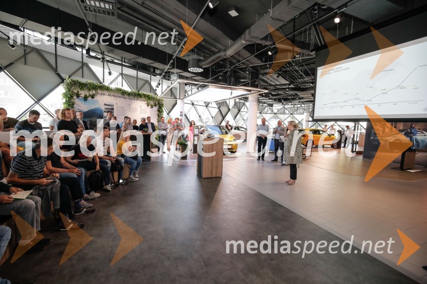 Otvoritev prvega centra mobilnosti Volkswagen in predstavitev novega VW T-Roc Cabrioleta