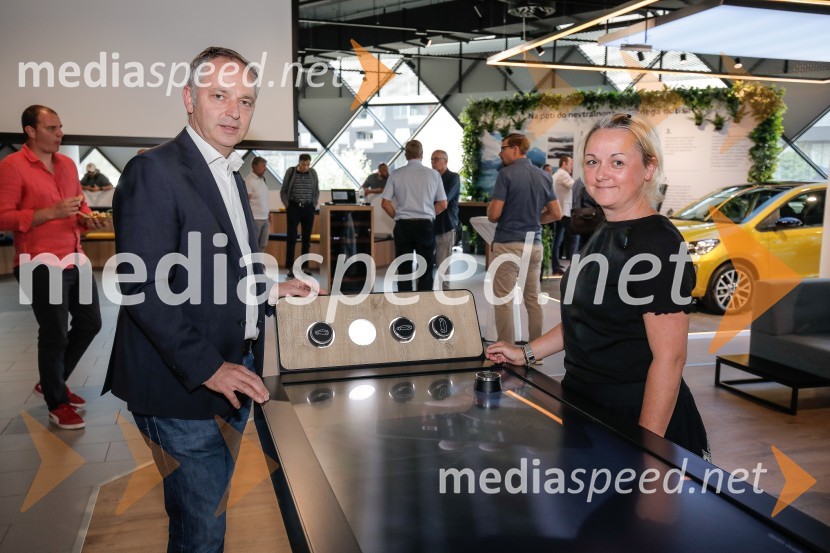 Otvoritev prvega centra mobilnosti Volkswagen in predstavitev novega VW T-Roc Cabrioleta