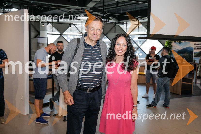 Otvoritev prvega centra mobilnosti Volkswagen in predstavitev novega VW T-Roc Cabrioleta