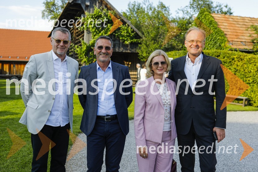  Samo Ivančič, Lions Klub Ljubljana;  Jože Vidrih, Lions klub Ljubljana Iliria;  Nataša Prah, vodja diplomatskega protokola;  Janez  Škrabec, direktor Riko d.o.o., predsednik Slovensko-ruskega poslovnega sveta, častni konzul BelorusijeLions klub Ljubljana Iliria praznuje 20. obletnico delovanja