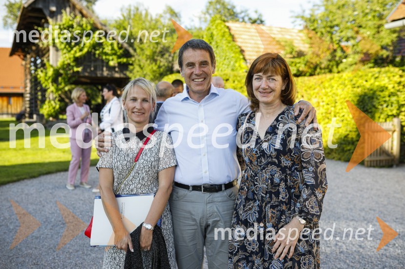  Špela  Mlakar;  ... ;  ... Lions klub Ljubljana Iliria praznuje 20. obletnico delovanja