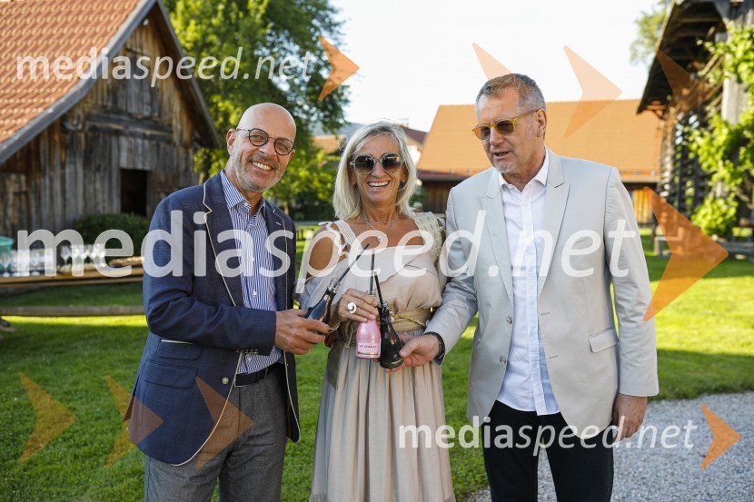  Aron Marko;  Mojca  Javh, članica, Lions klub Ljubljana Iliria;  Samo Ivančič, Lions Klub LjubljanaLions klub Ljubljana Iliria praznuje 20. obletnico delovanja