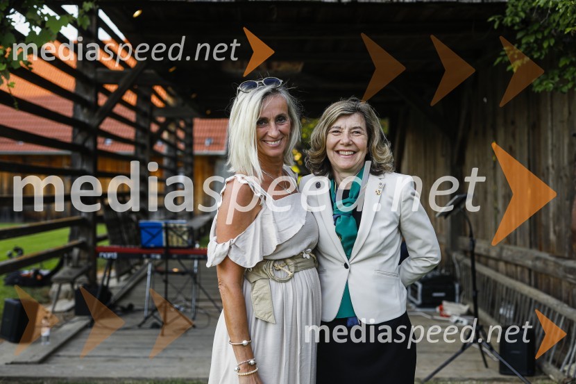  Mojca  Javh, članica, Lions klub Ljubljana Iliria;  Nadja PahorLions klub Ljubljana Iliria praznuje 20. obletnico delovanja