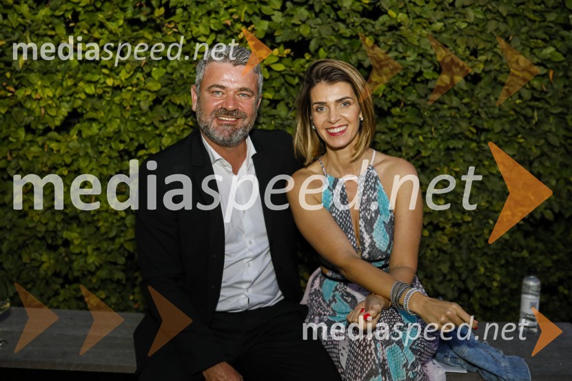  ... ;  Nejka  Grabnar, vodja marketinga in odnosov z javnostmi Banka Sparkasse d.d.Lions klub Ljubljana Iliria praznuje 20. obletnico delovanja