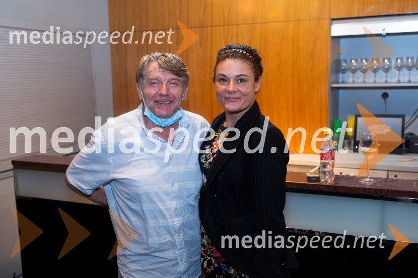  Zvone Hribar, igralec;  Pia Zemljič, igralkaKoščki svetlobe, premiera predstave v MGL