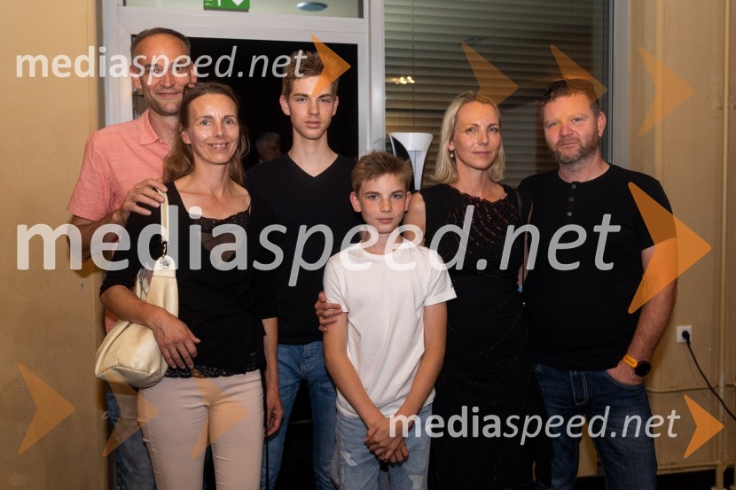 Koščki svetlobe, premiera predstave v MGL