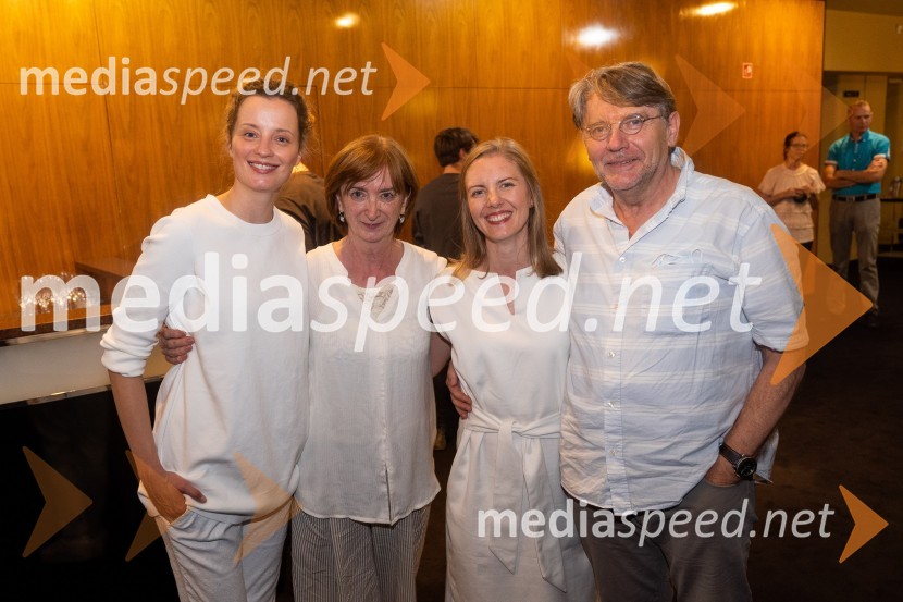  Ajda Smrekar, igralka;  ... ;  Lena Hribar  Škrlec, igralka;  Zvone Hribar, igralecKoščki svetlobe, premiera predstave v MGL