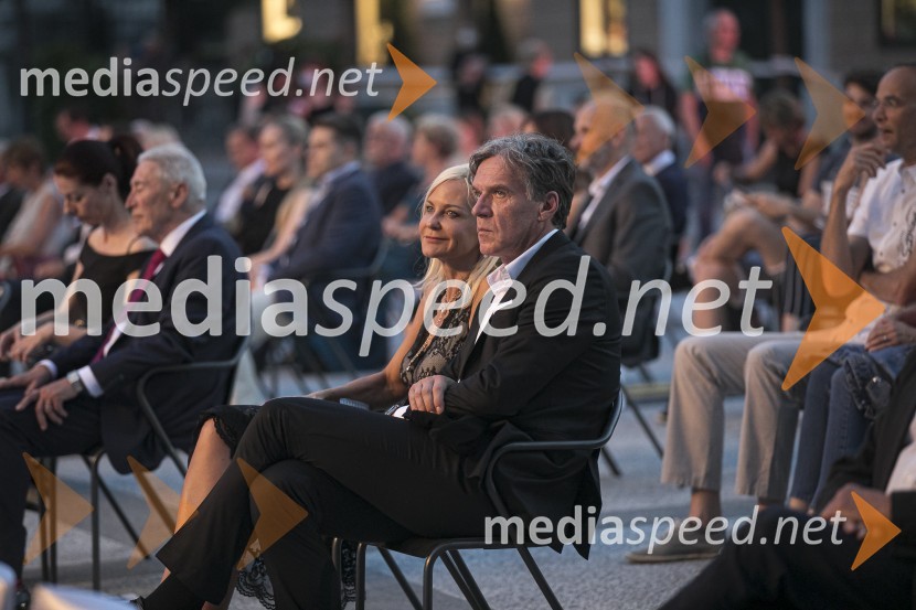 dr. Jerneja Kastelic, direktorica, Mercator nepremičnine; mag. David Kastelic, predsednik uprave, Zavarovalnica Sava, d.d.68. Ljubljana Festival, otvoritev