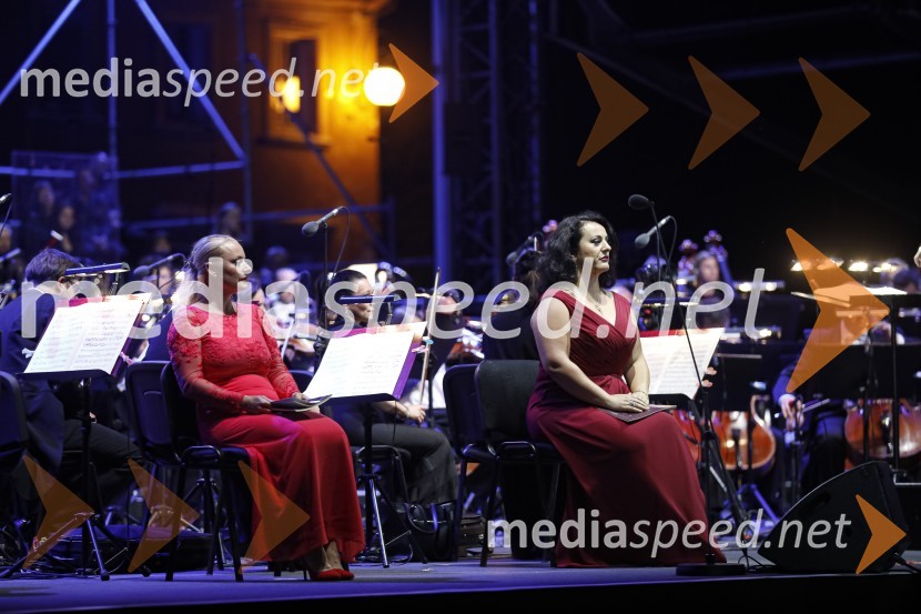  Sabina  Cvilak, operna pevka;   Monika Bohinec, mezzosopranistka68. Ljubljana Festival, otvoritev
