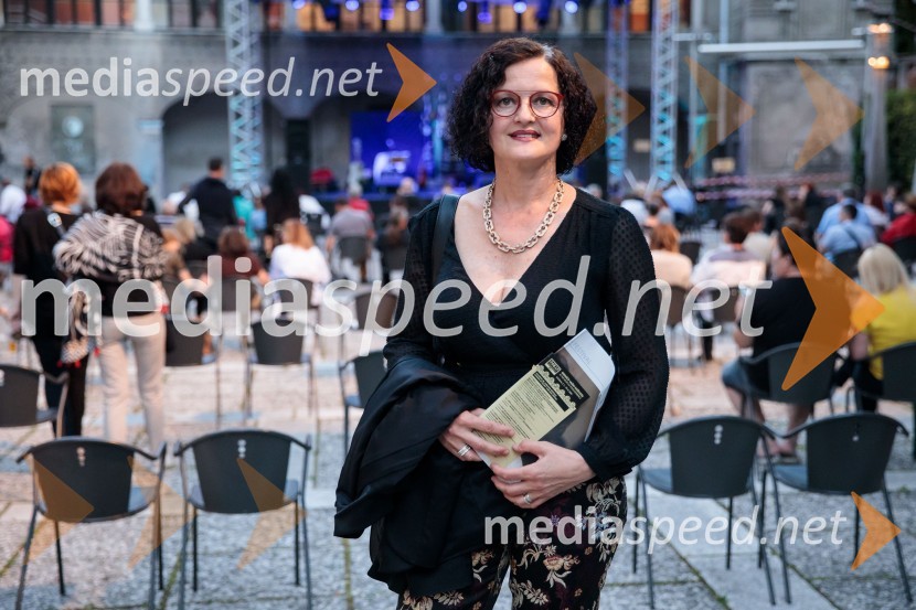   Irena Brunec - Tébi, kiparka in slikarkaTomaž Domicelj, peta akustika na Ljubljana festivalu