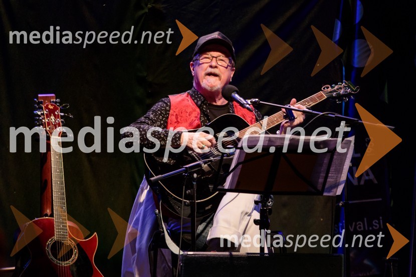  Tomaž Domicelj, glasbenikTomaž Domicelj, peta akustika na Ljubljana festivalu