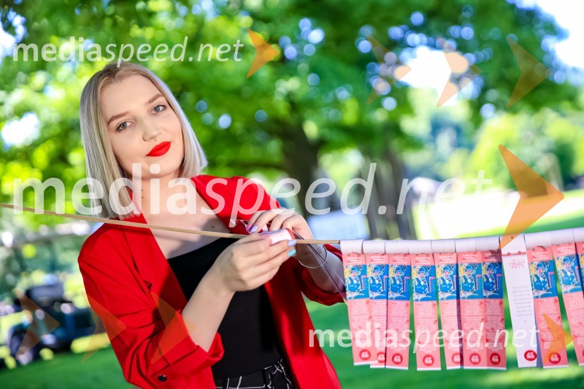  Ana  Resnik, pevkaGeneralijevo drevo optimizma